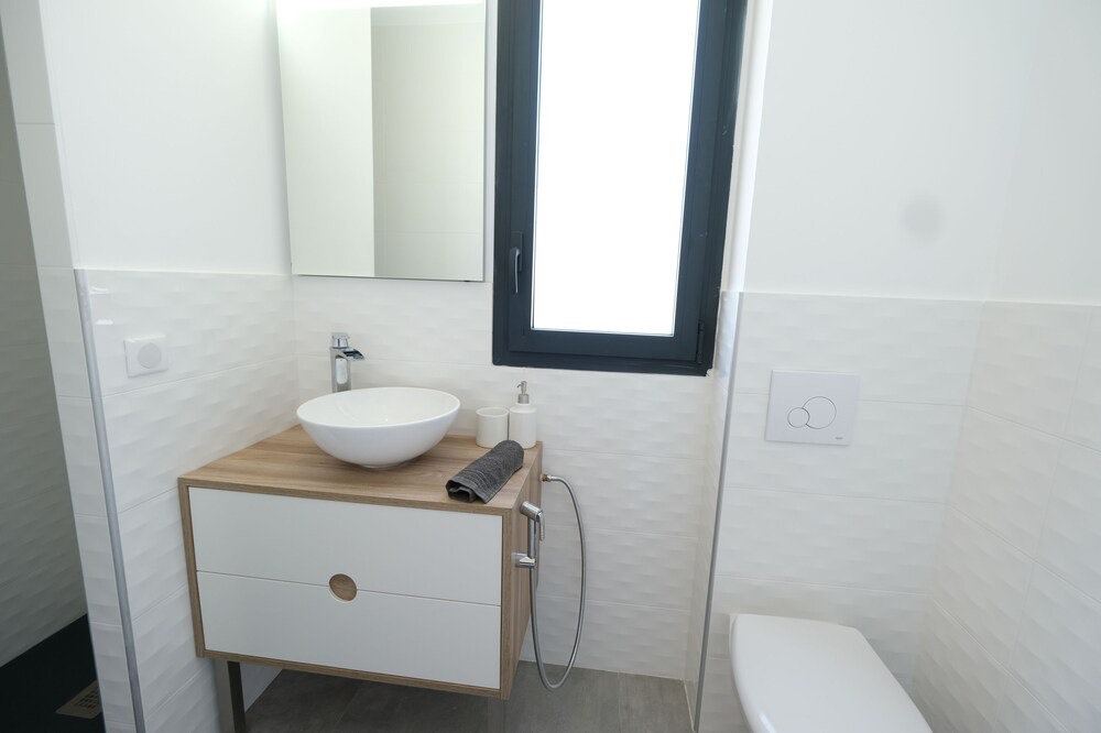 Photo of Bathroom in Chateauneuf-de-Gadagne