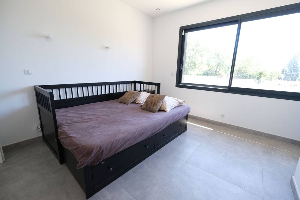 Photo of Bedroom in Chateauneuf-de-Gadagne