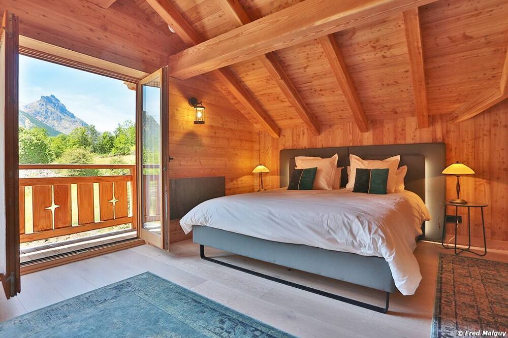 Photo of Bedroom in Monetier-les-Bains