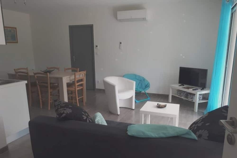 Photo of Livingroom in Saint-Paul-le-Jeune