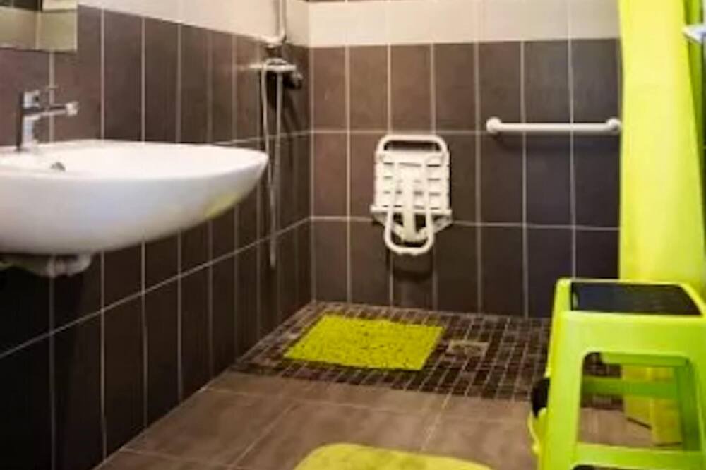 Photo of Bathroom in Saint-Paul-le-Jeune