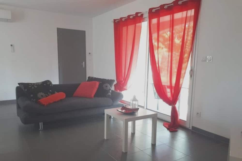 Photo of Livingroom in Saint-Paul-le-Jeune