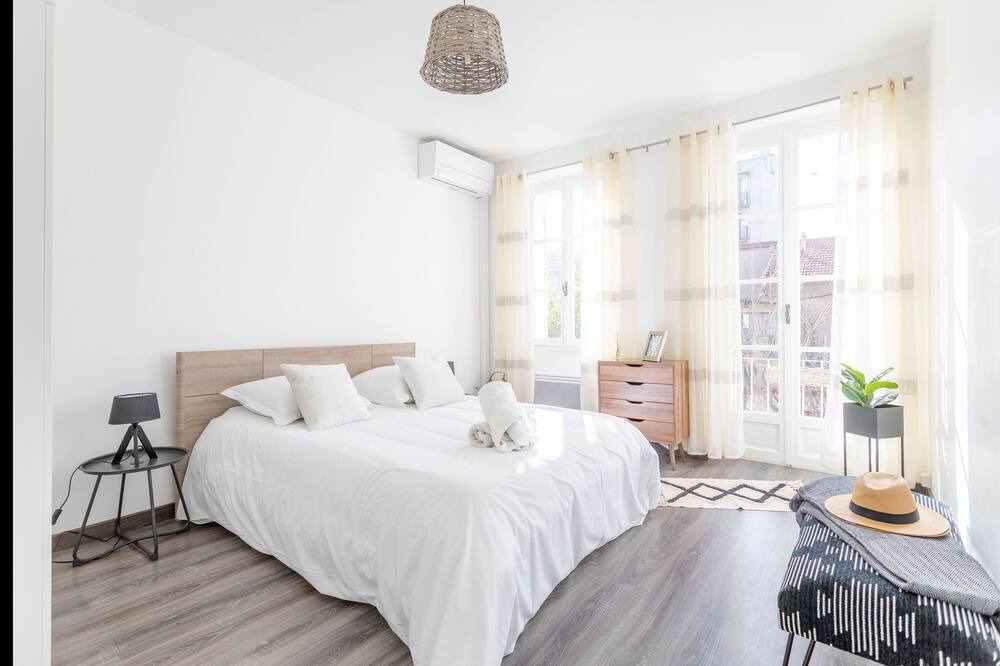 Photo of Bedroom in 4th Arrondissement