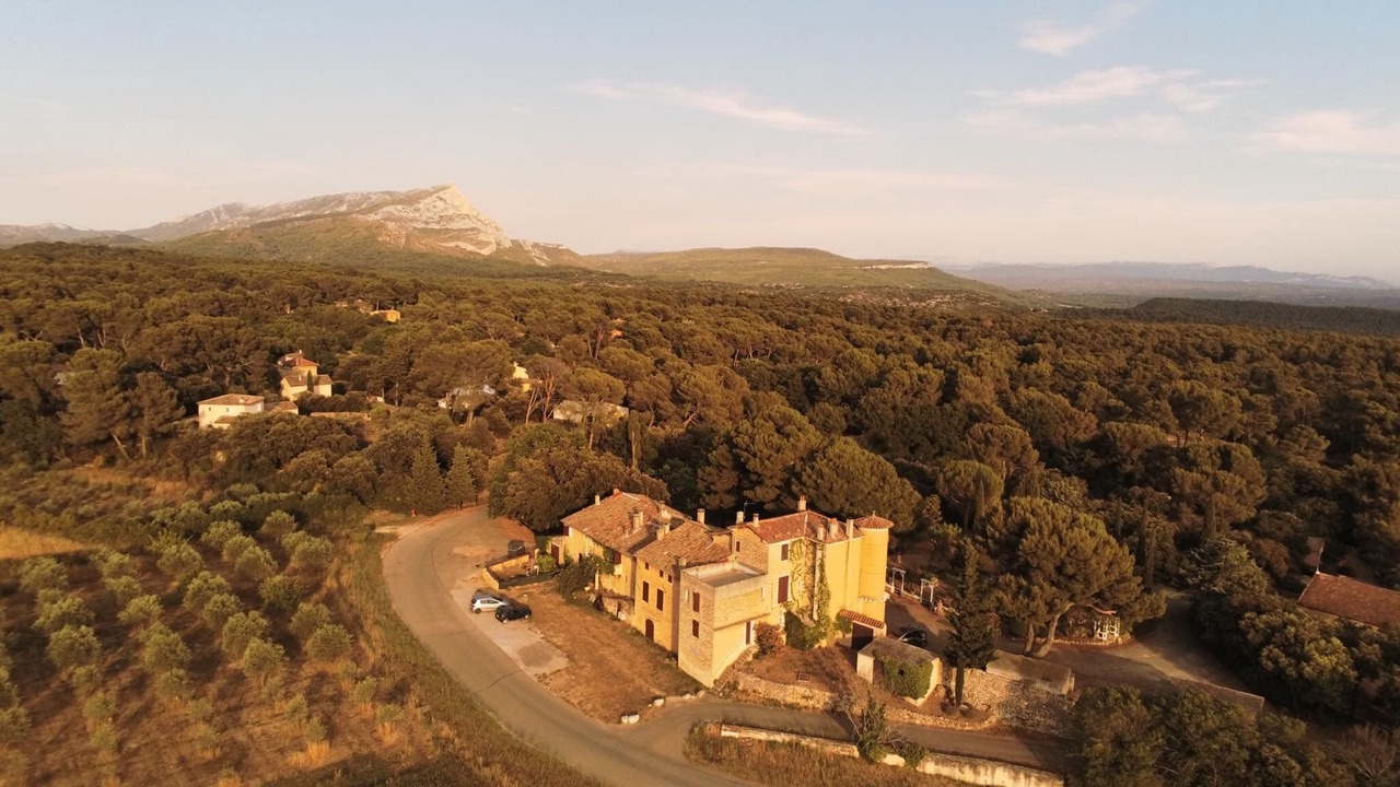 Photo of Outdoor in Saint-Marc-Jaumegarde