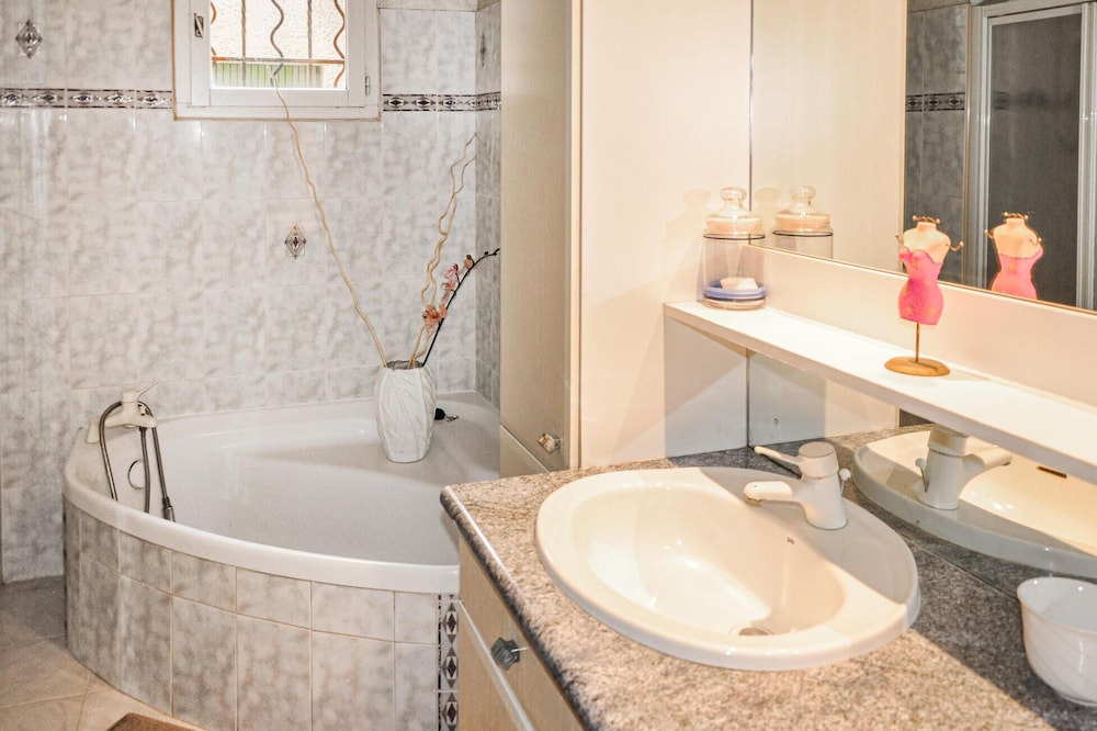 Photo of Bathroom in Rognonas