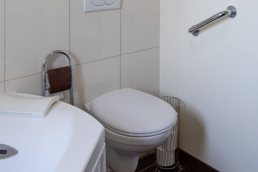 Photo of Bathroom in Saint-Laurent-du-Var