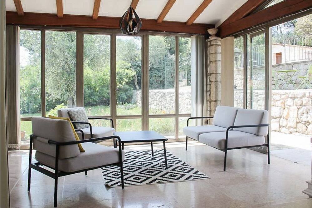 Photo of Livingroom in Les Maillans