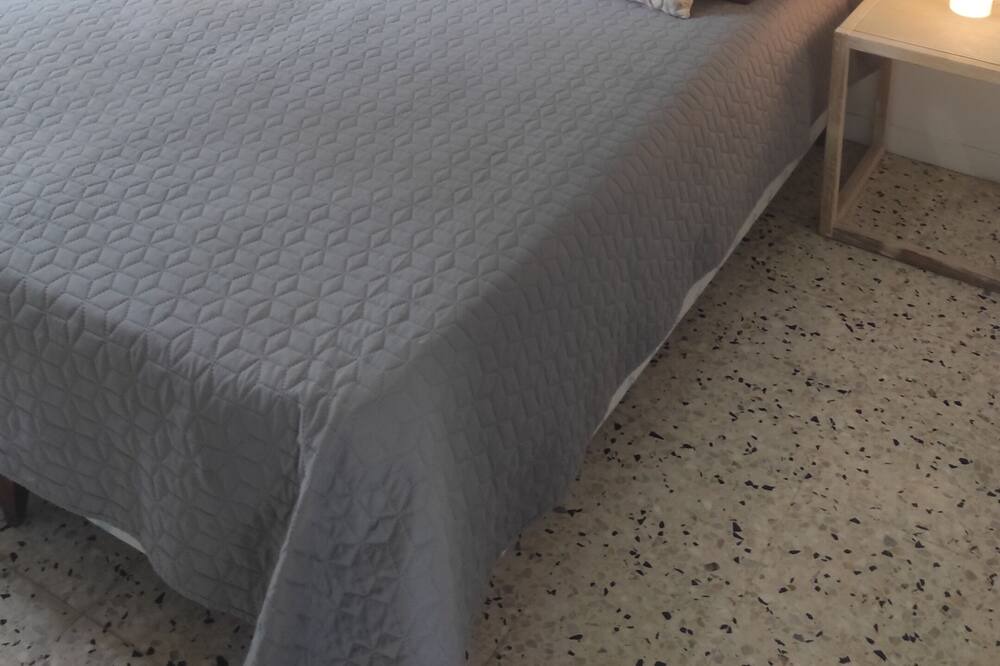 Photo of Bedroom in Uchaux