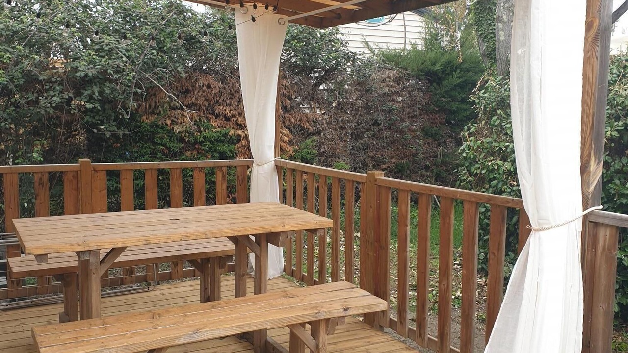 Photo of Patio Balcony in La Roque-d'Antheron