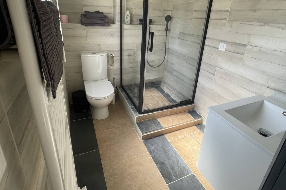 Photo of Bathroom in Maillane
