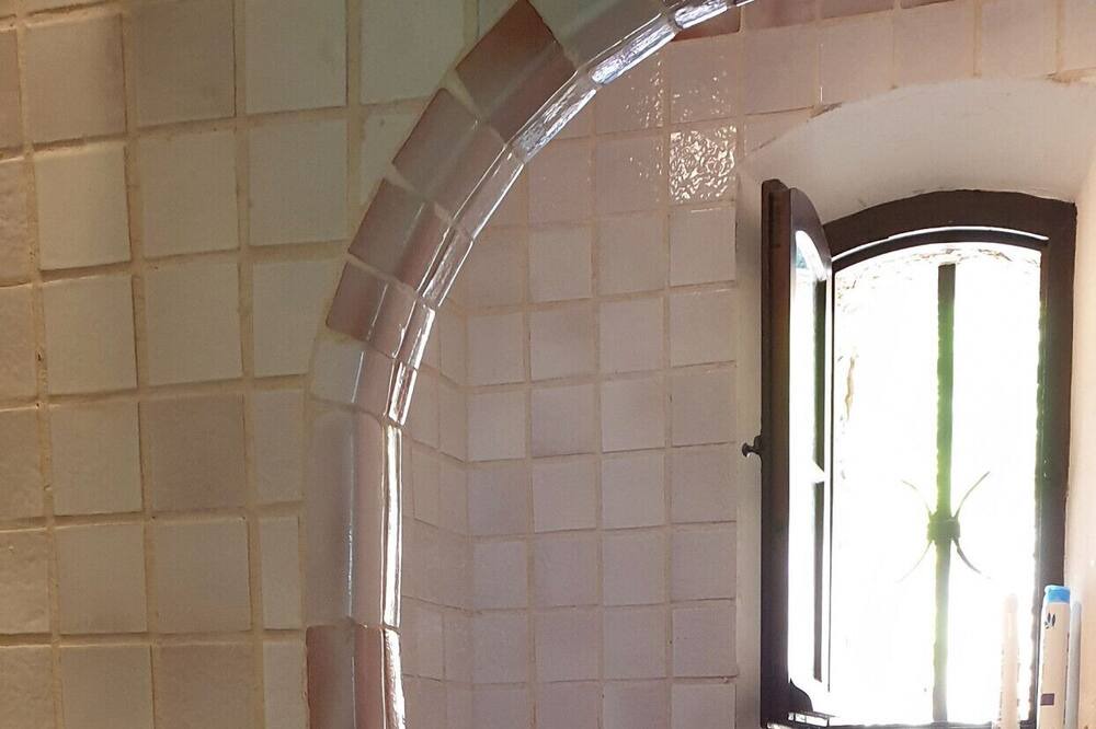 Photo of Bathroom in Speracedes