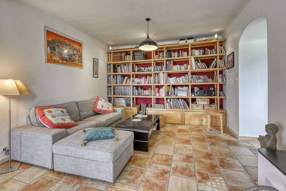 Photo of Livingroom in Cadenet