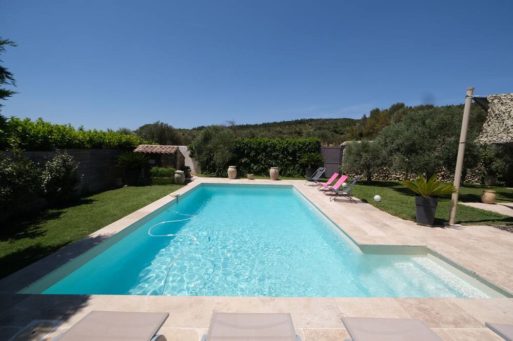 Photo of Outdoor in Aureille