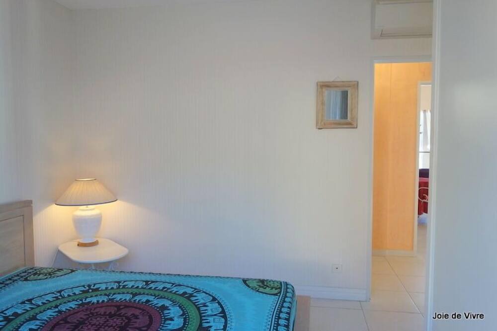 Photo of Bedroom in Mandelieu-la-Napoule Beach
