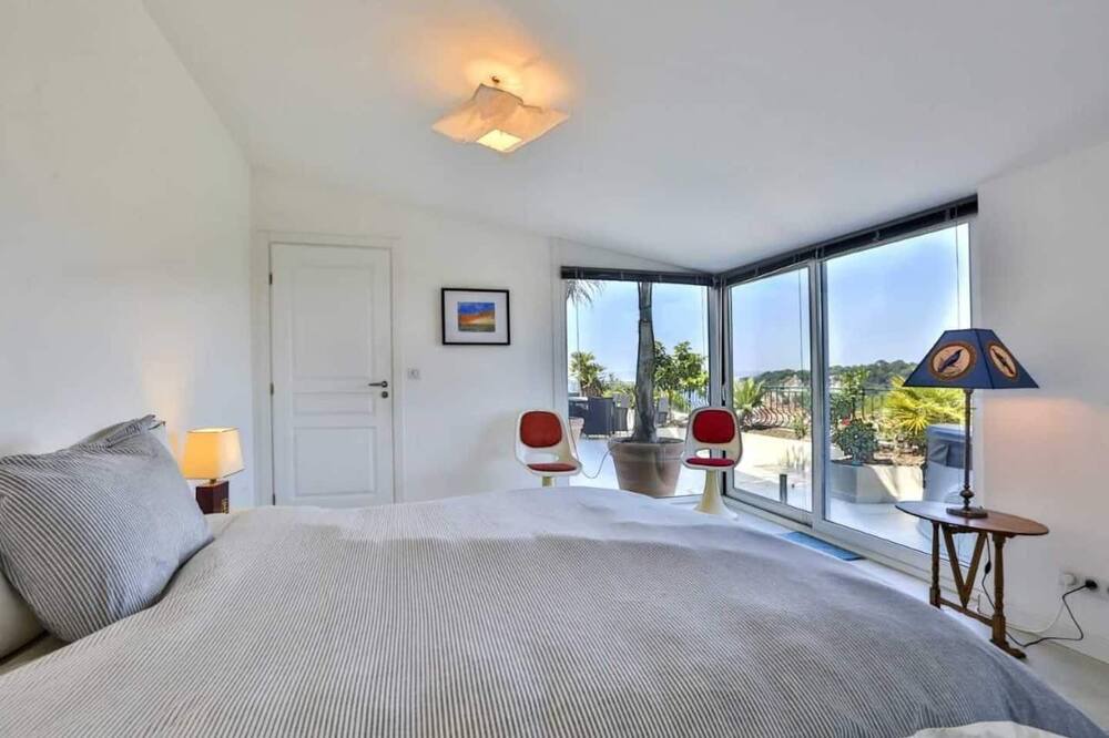 Photo of Bedroom in Mont Boron