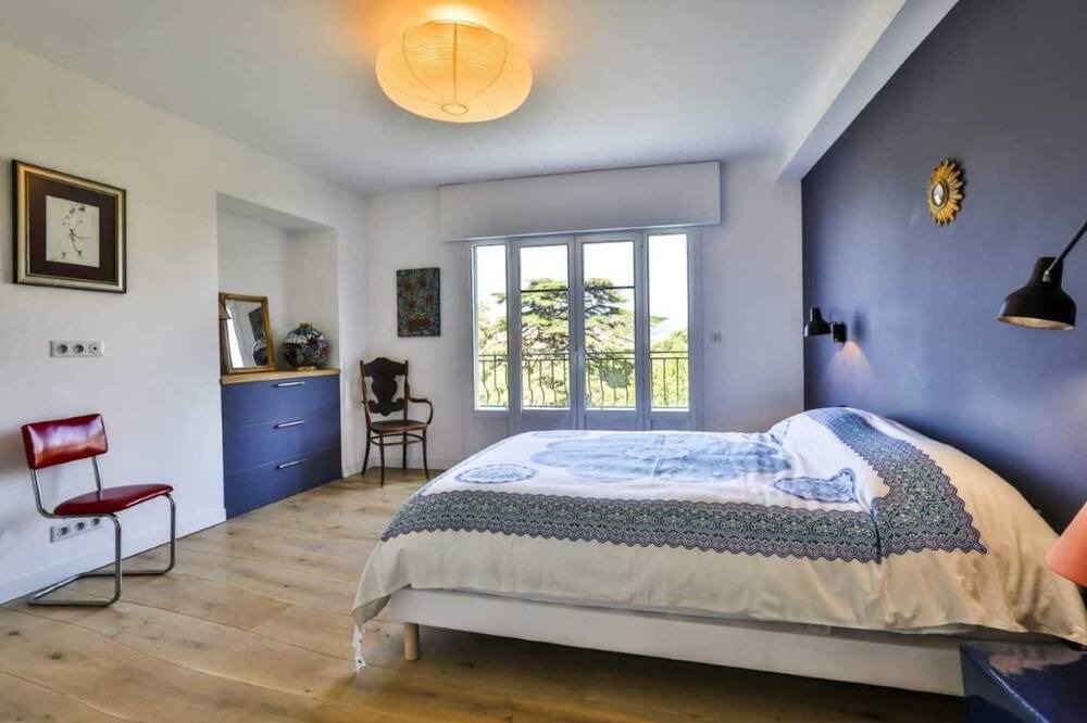 Photo of Bedroom in Mont Boron