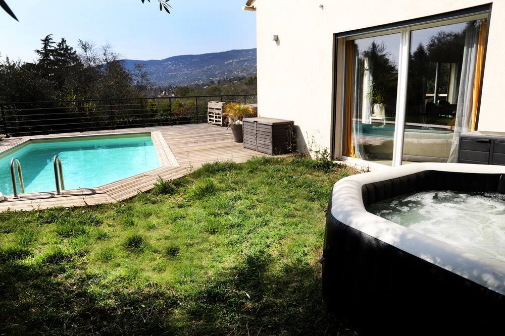 Photo of Outdoor in Saint-Jacques