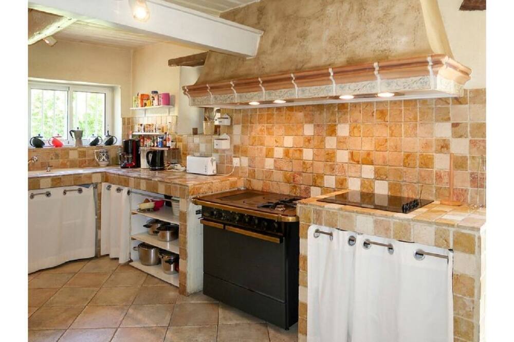Photo of Kitchen in Maubec