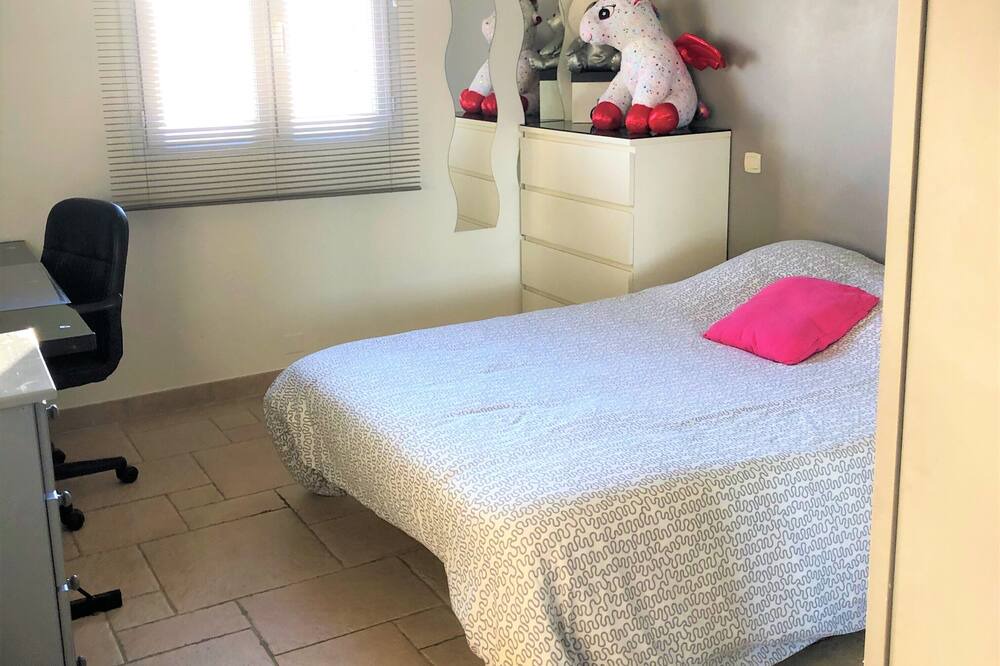 Photo of Bedroom in Arles