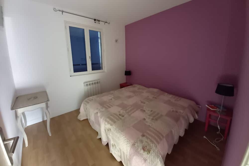 Photo of Bedroom in Maubec
