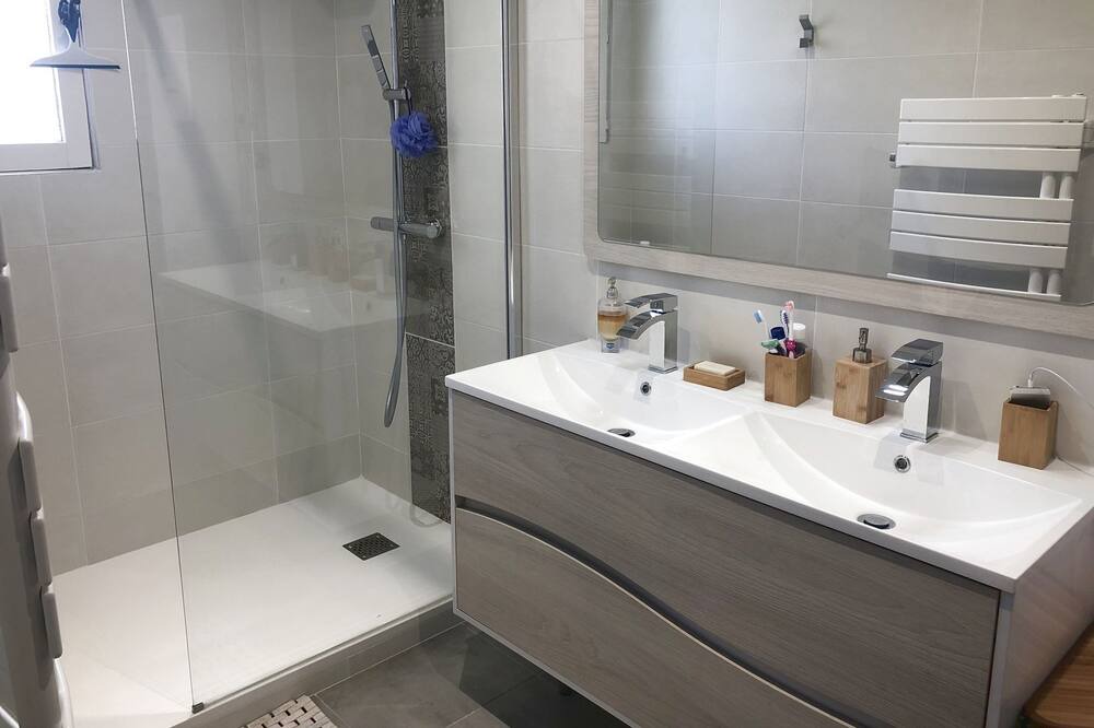 Photo of Bathroom in Sanary-sur-Mer