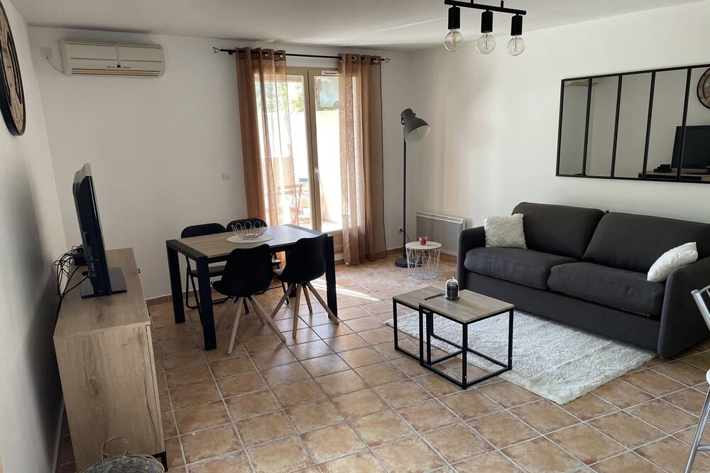 Photo of Livingroom in Goult