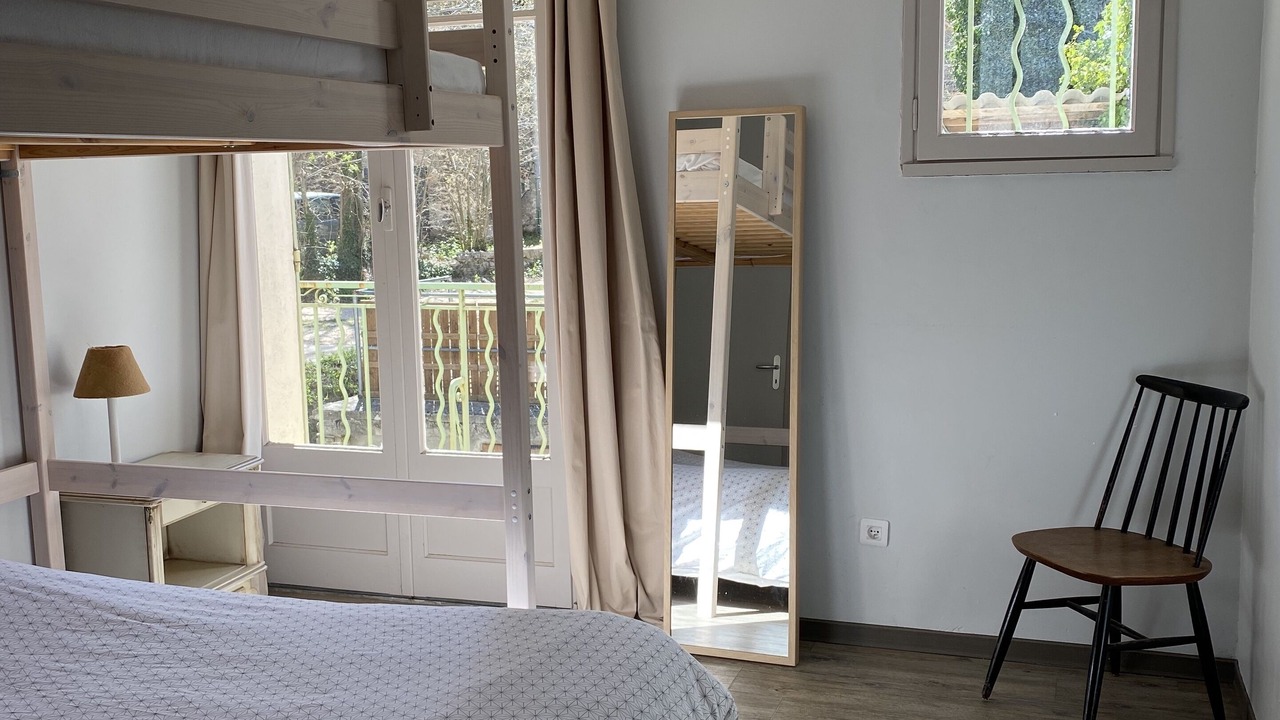 Photo of Bedroom in Meounes-les-Montrieux