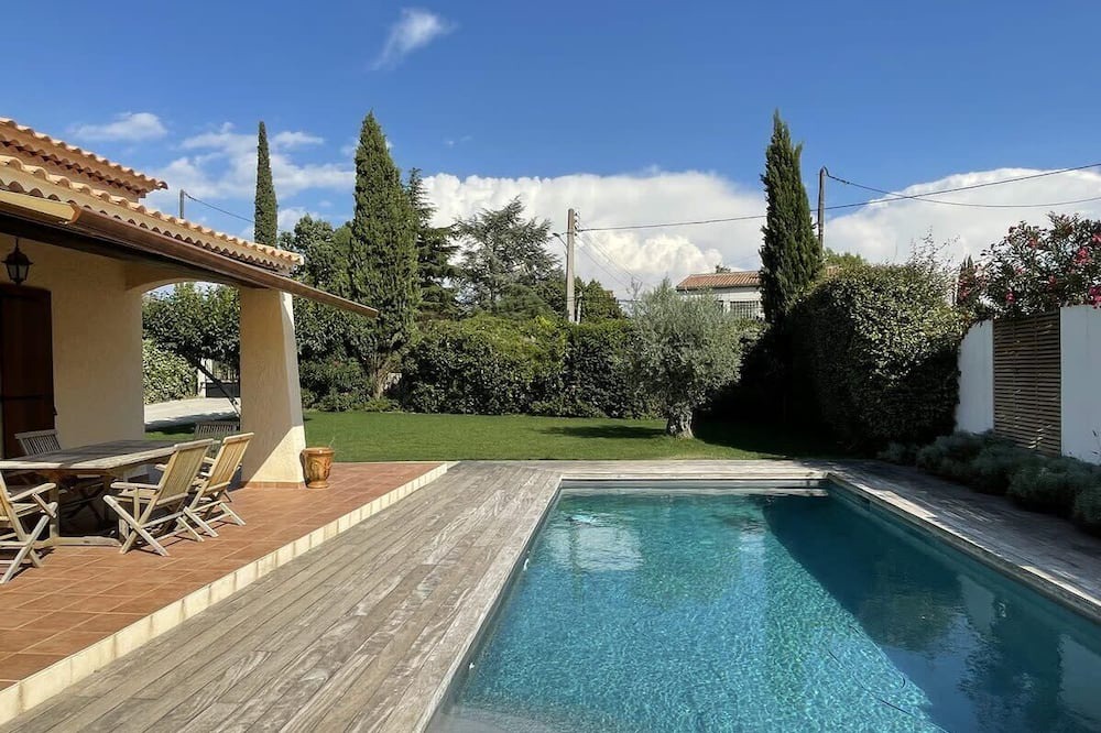 Photo of Outdoor in Lambesc