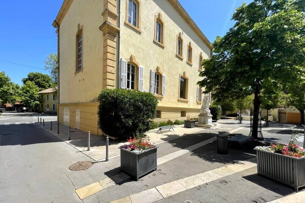 Photo of Outdoor in Lambesc