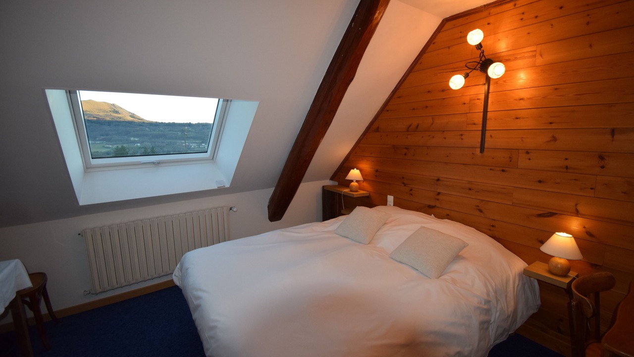 Photo of Bedroom in Saint-Julien-en-Champsaur