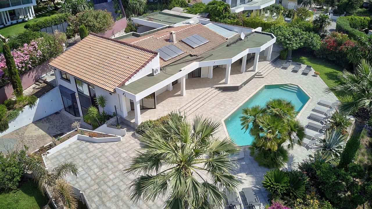 Photo of Outdoor in La Croix des Gardes