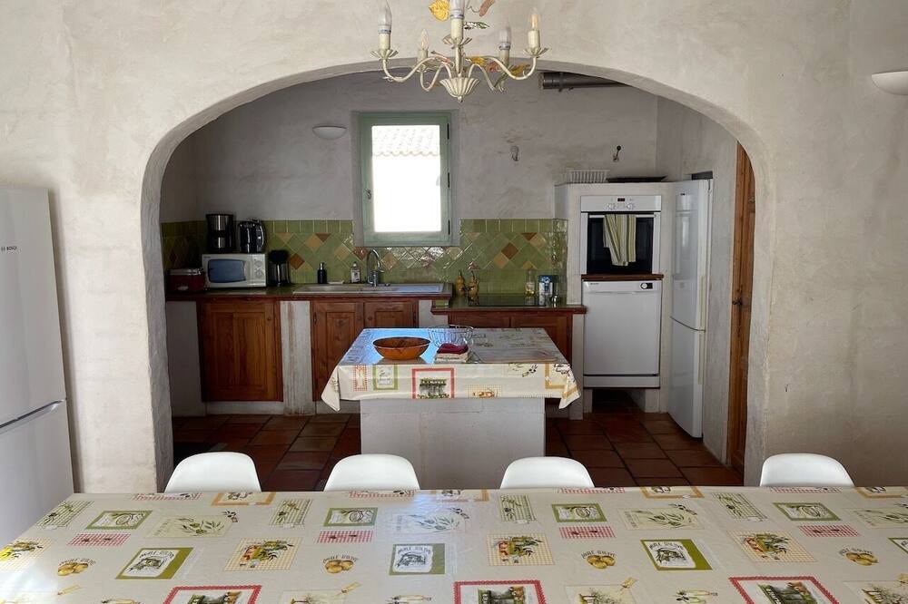 Photo of Kitchen in Saint-Mathieu-de-Treviers