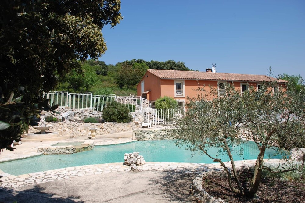 Photo of Outdoor in Rochefort-du-Gard