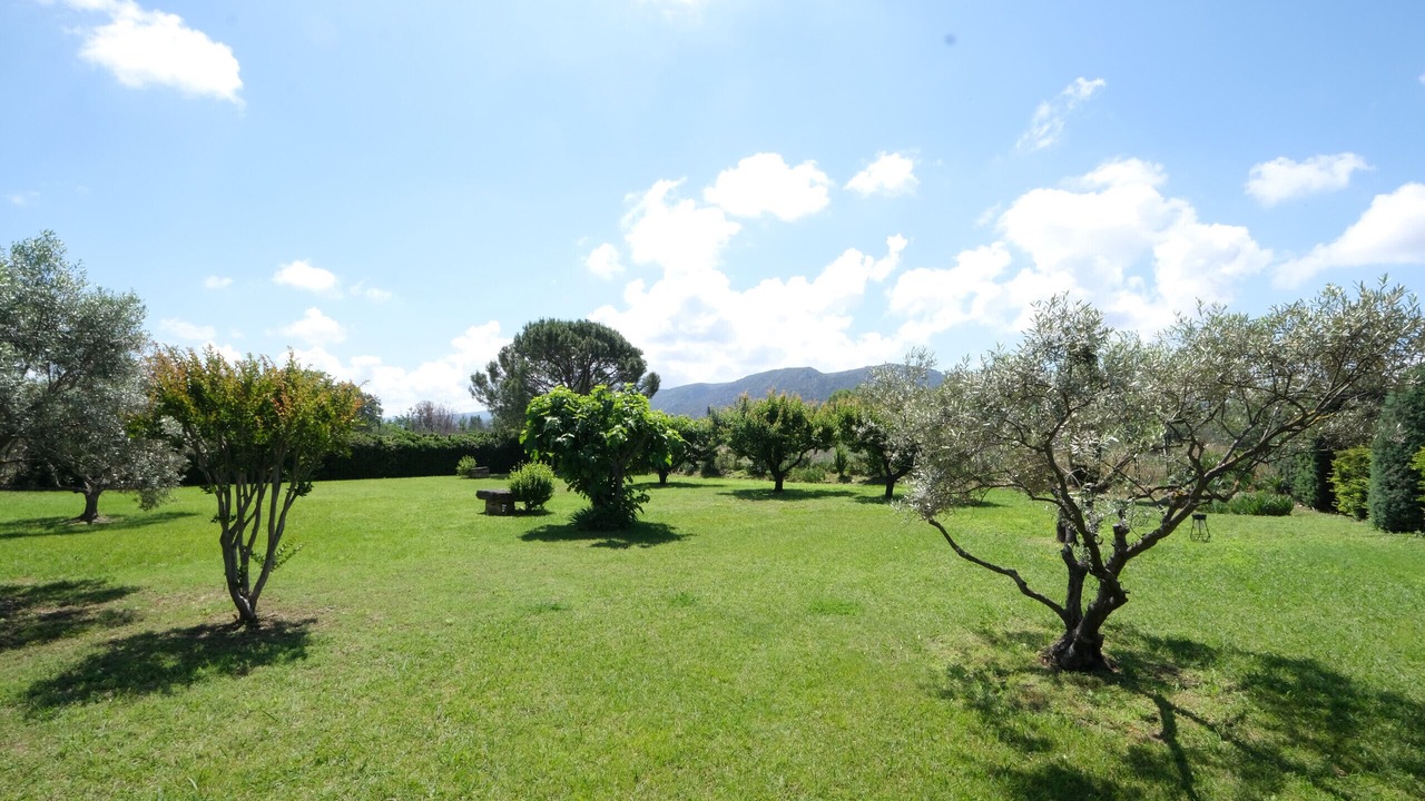 Photo of Outdoor in Robion