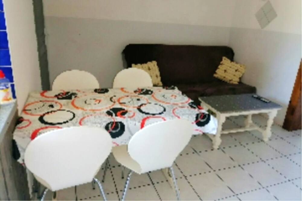 Photo of Livingroom in Montfavet