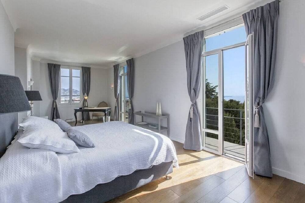 Photo of Bedroom in California - Pezou