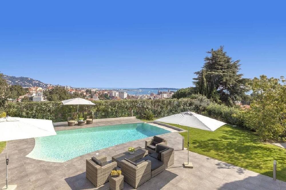 Photo of Outdoor in California - Pezou
