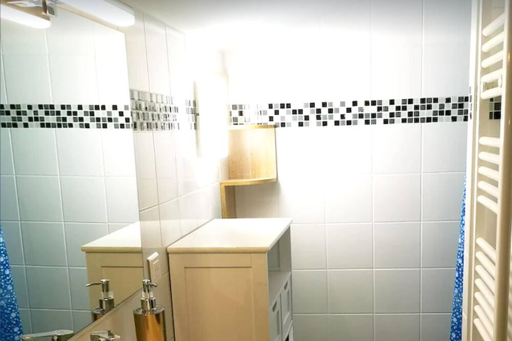 Photo of Bathroom in Saint-Marc-Jaumegarde