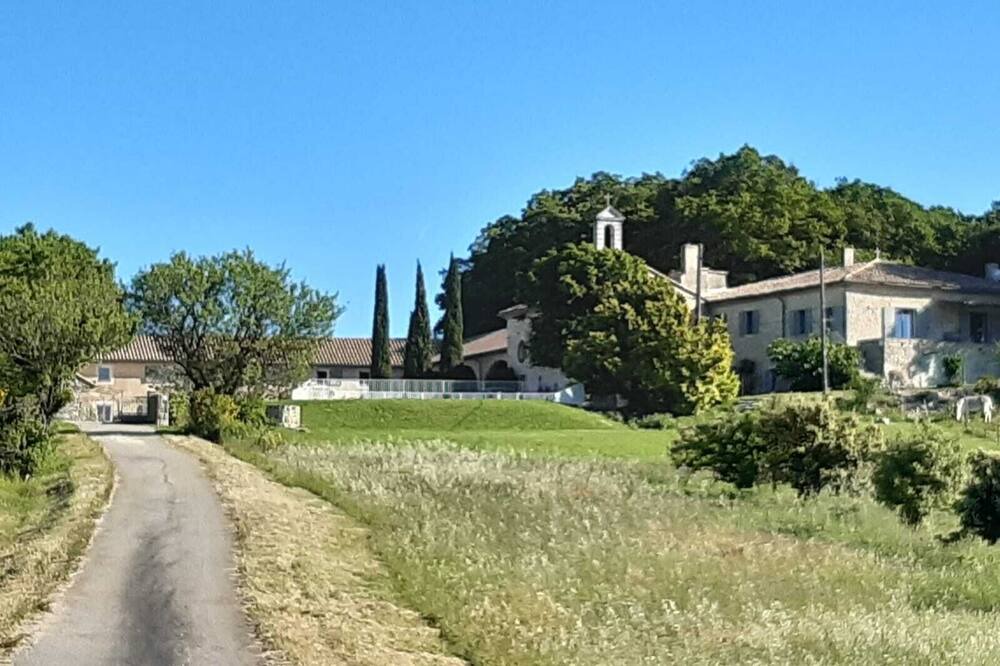 Photo of Outdoor in Colonzelle