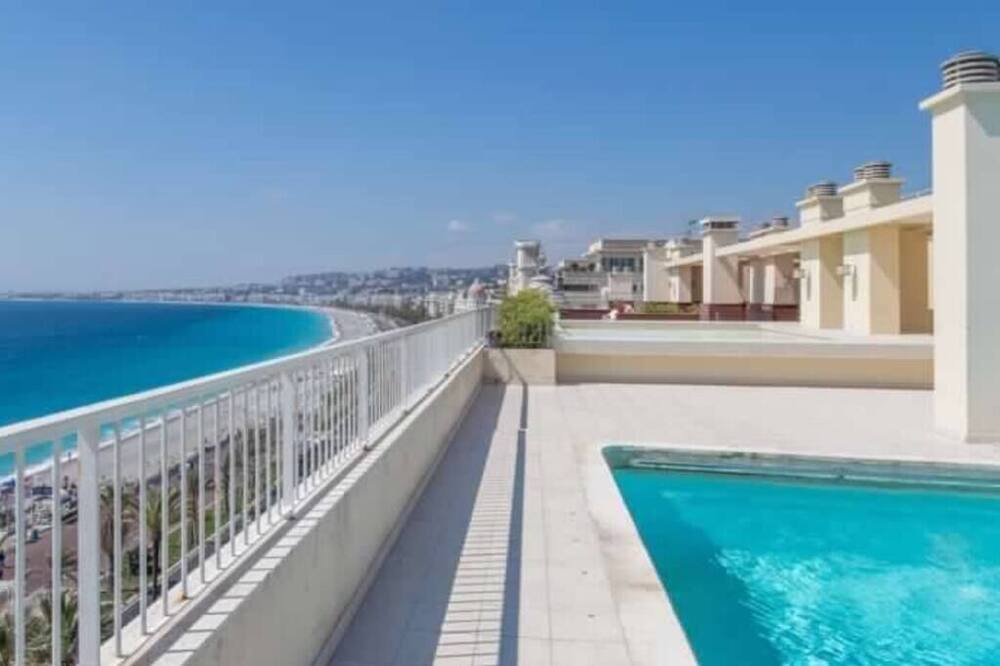 Photo of Outdoor in Carre d'Or