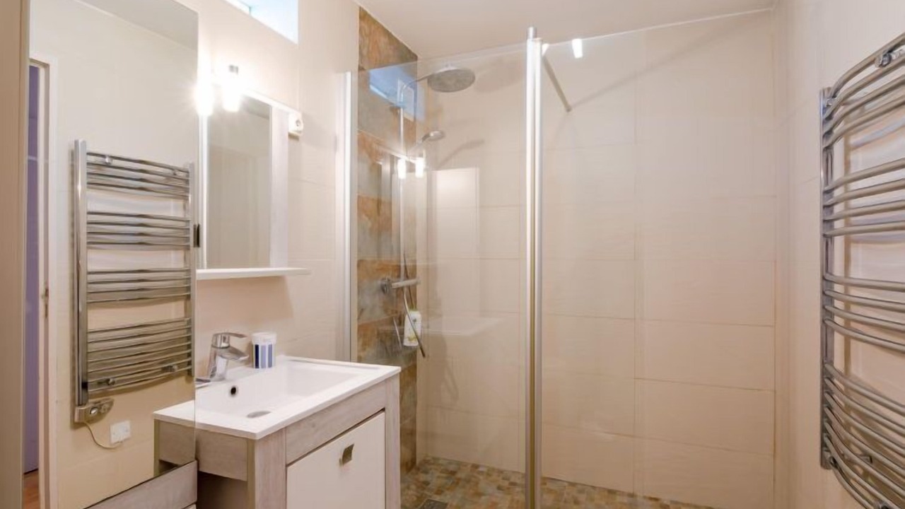 Photo of Bathroom in Espero-Pax