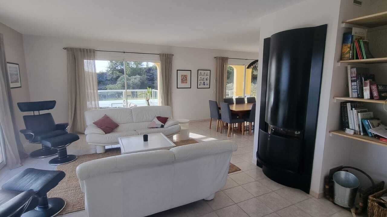 Photo of Livingroom in Aureille