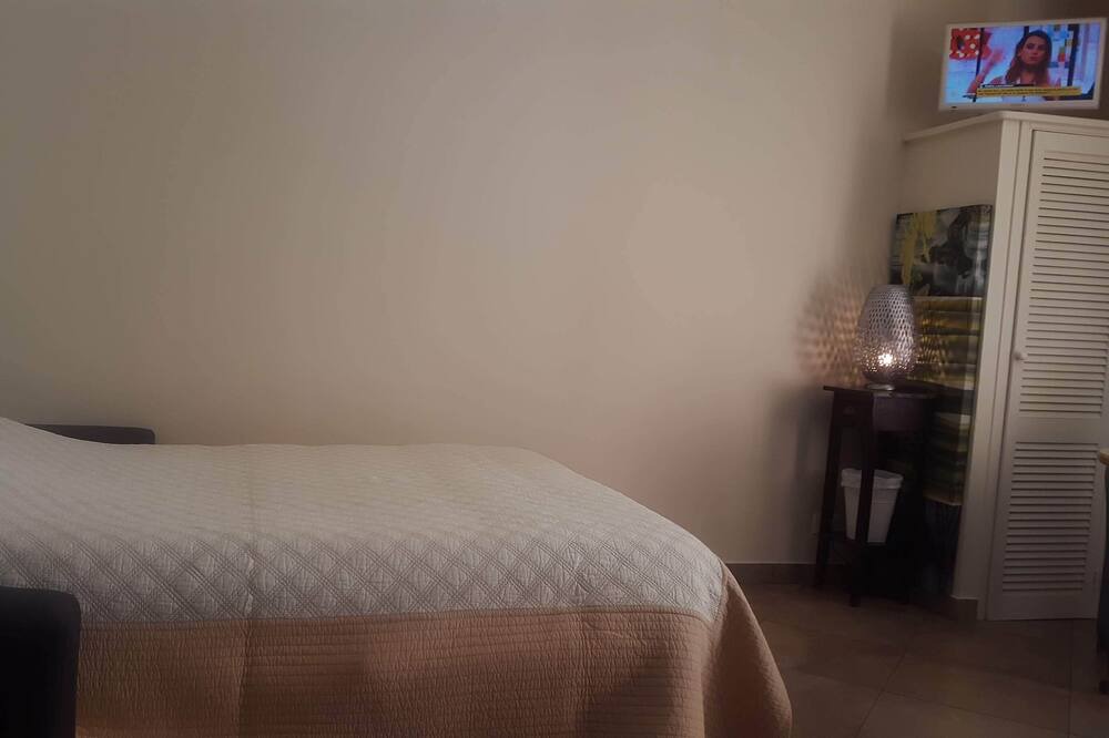Photo of Bedroom in La Rousse