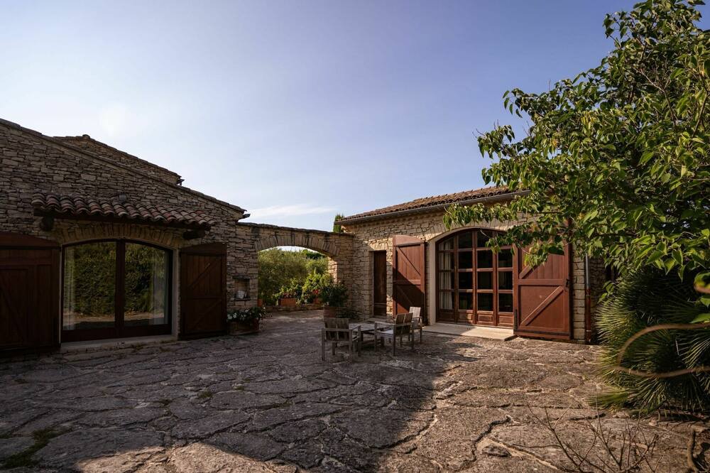 Photo of Others in Gordes