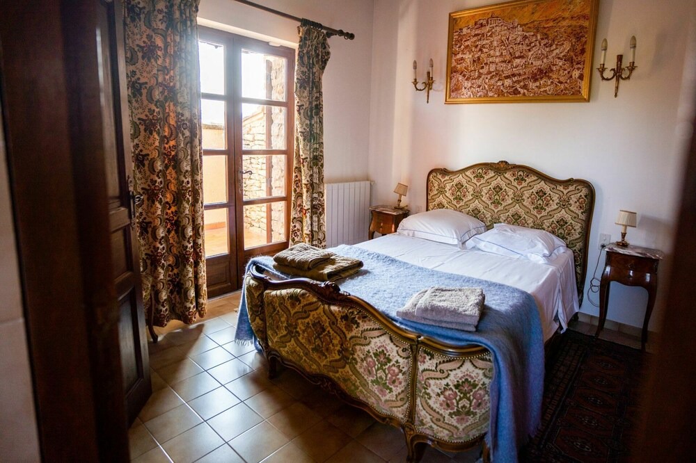 Photo of Others in Gordes