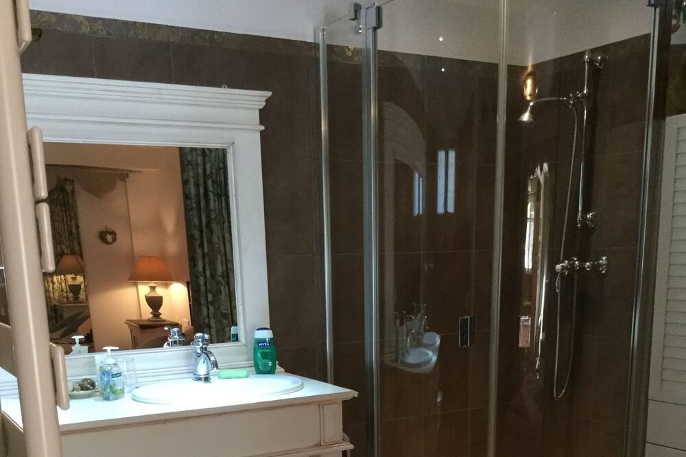 Photo of Bathroom in Orgon