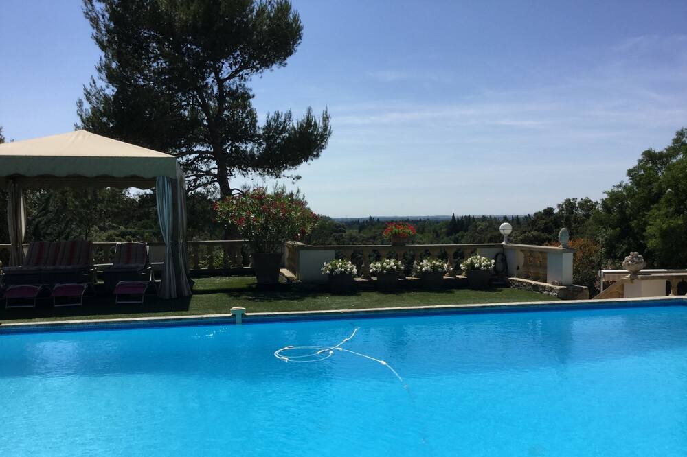 Photo of Outdoor in Orgon