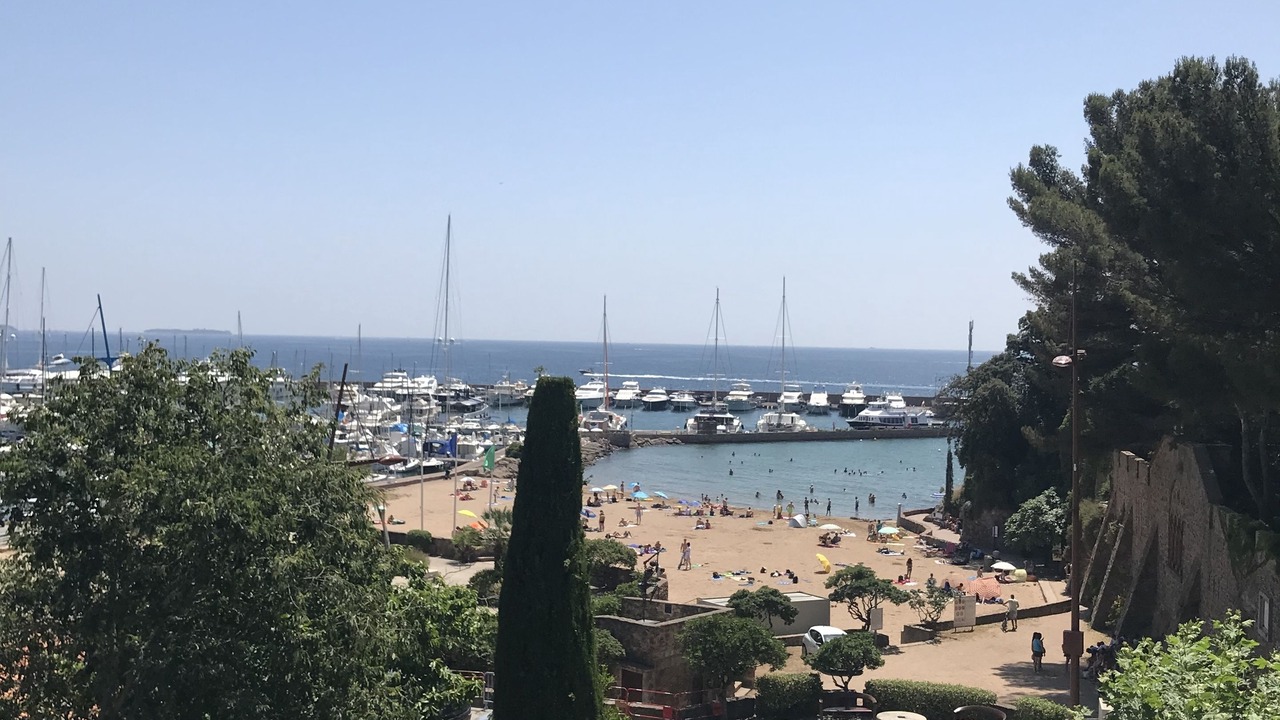 Photo of Patio Balcony in Mandelieu-la-Napoule Beach