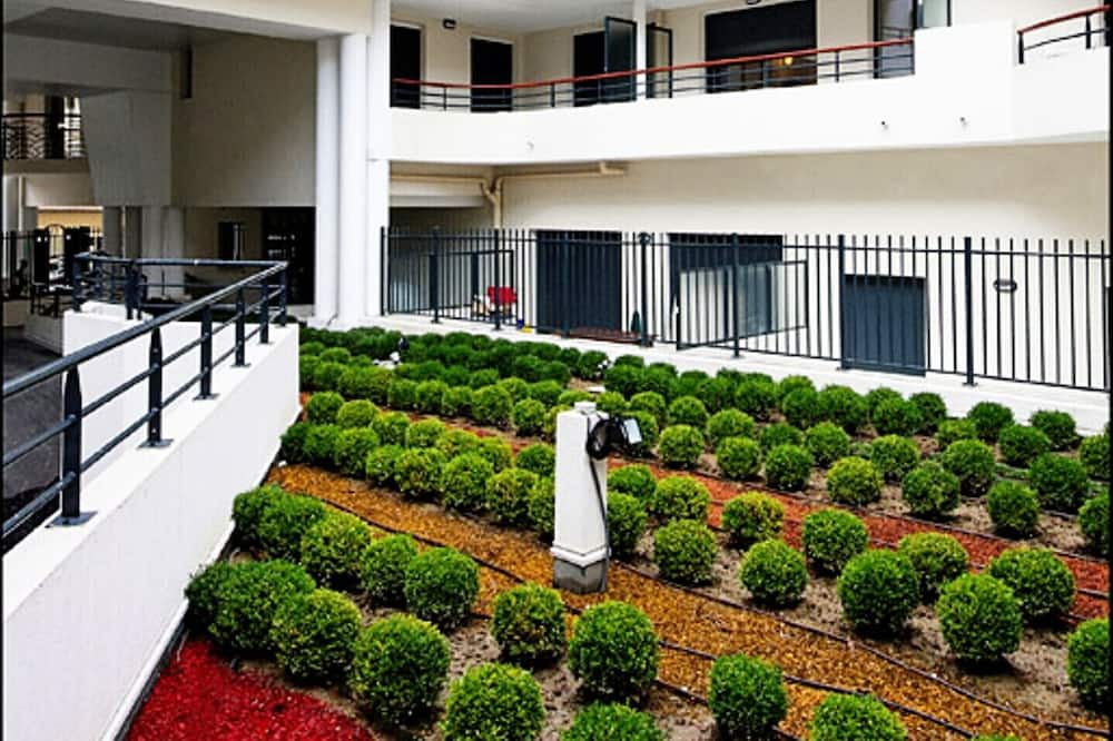 Photo of Outdoor in Jean-Medecin