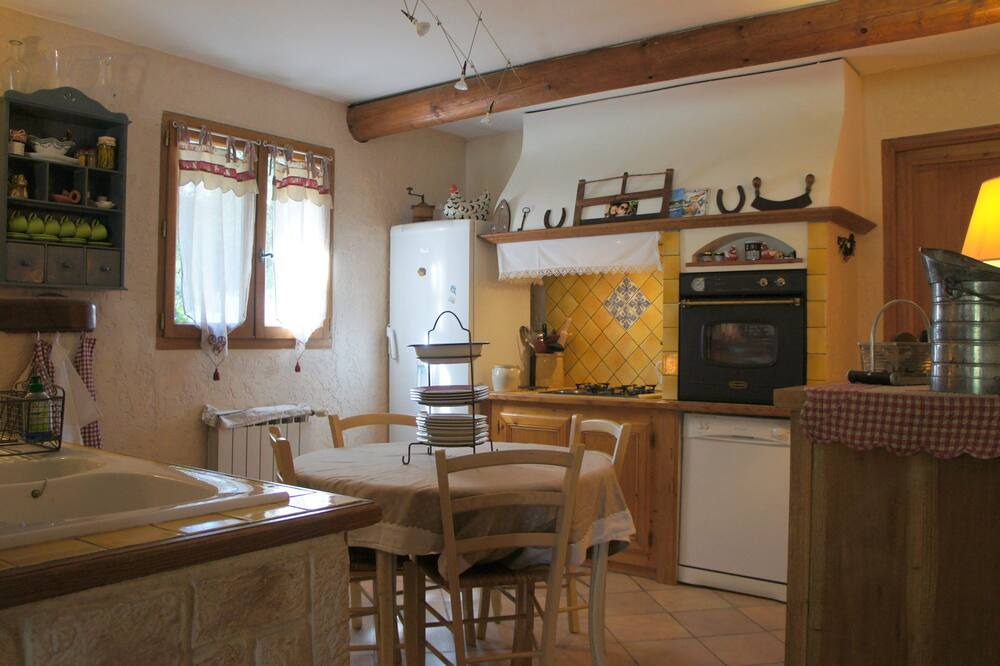 Photo of Kitchen in Roquemaure